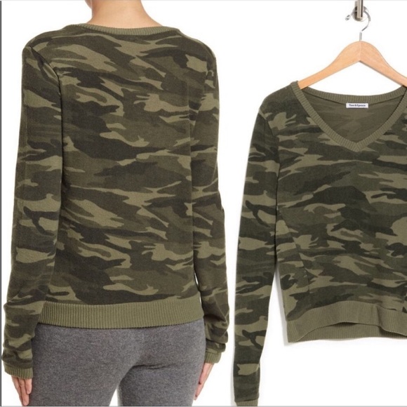 Theo & Spence Leopard Print V-Neck Pajama Top - Picture 5 of 13